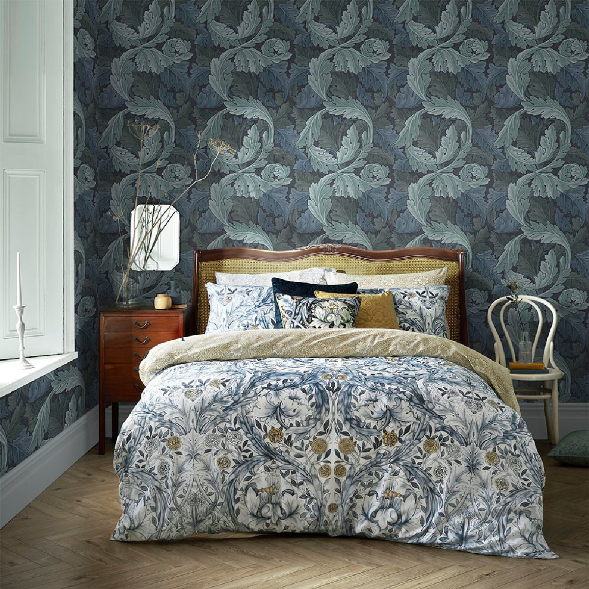 Tapet Laura Ashley Vol. 3 Acanthus Blue 124225