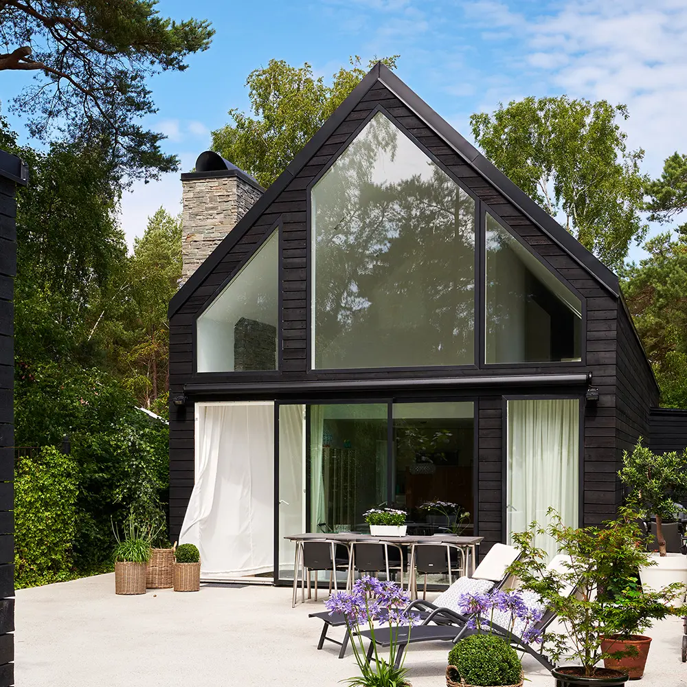 Efterstrykning med pensel i träets fiberriktning