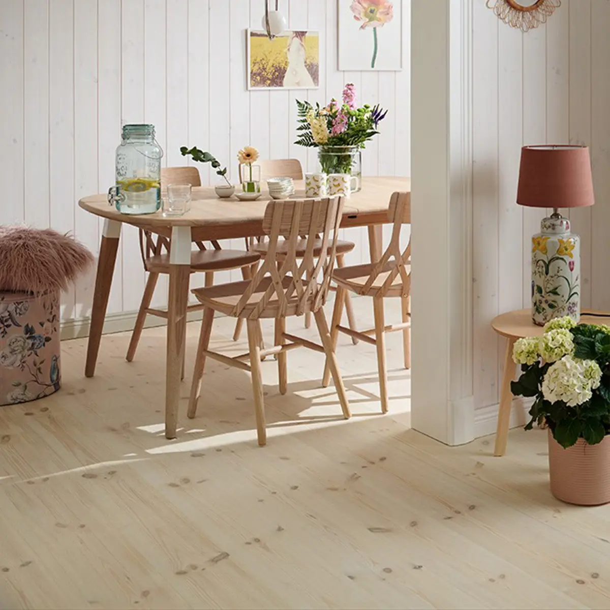 Handla furugolv hos oss!