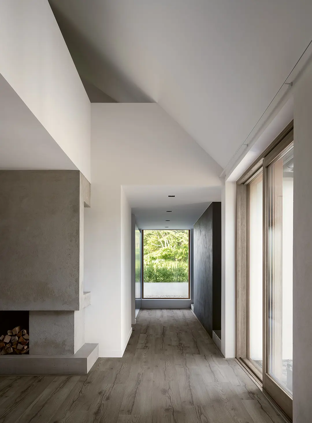 Inspirationsrum 9: Industriell stil med mörkt laminatgolv