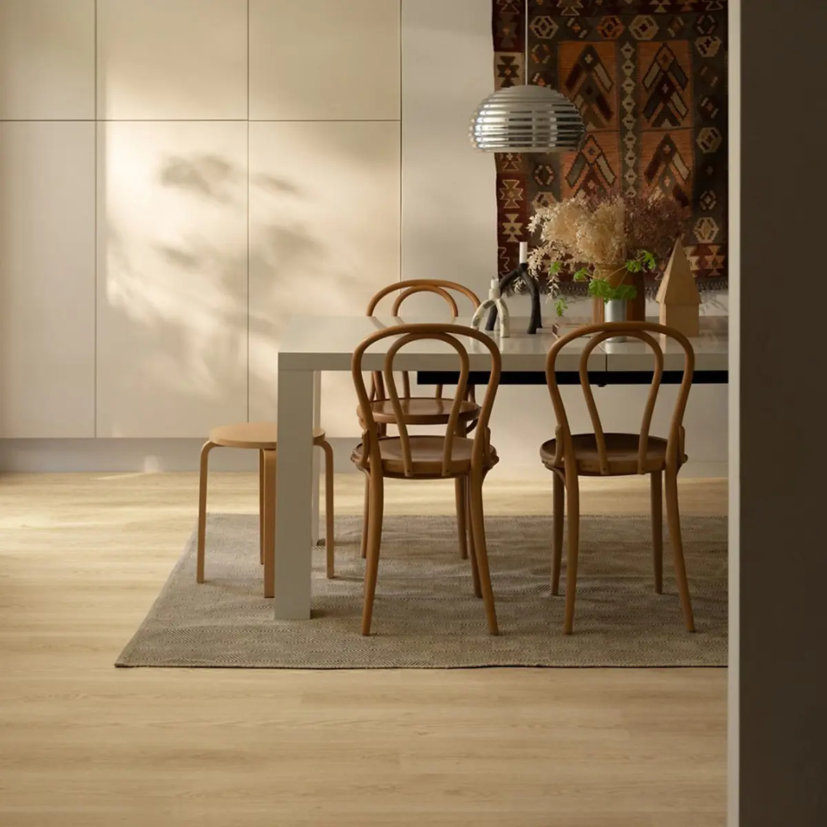 Laminatgolv trender 2026 – naturtrogen struktur och modern design