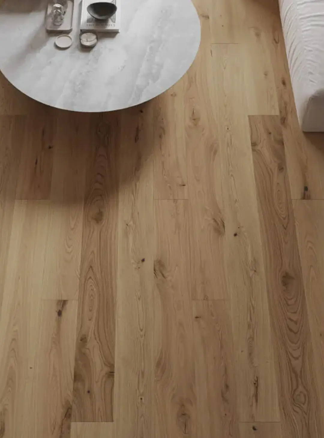 Rengöring och underhåll av lackat trägolv