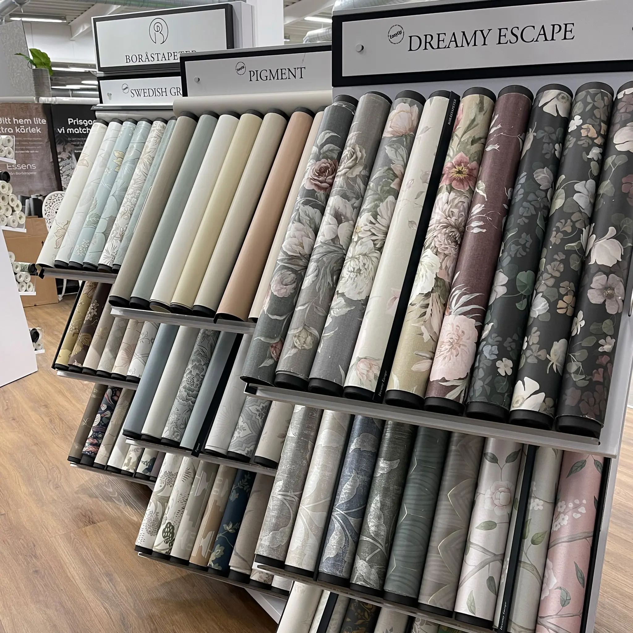 Tapettrender 2026 – tapetsering och inspiration i varma, naturnära kulörer